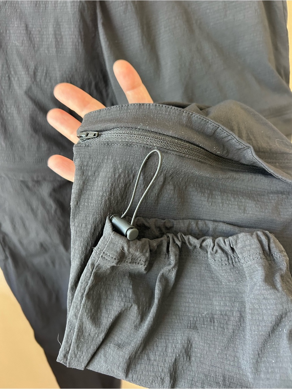 Athleta 3 in 1 Black Belted Trekkie Convertible Hike Pants Size 6 - Picture 11 of 16